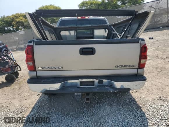 2003 Chevrolet Silverado 1500HD LT с VIN 1GCGC13U53F146874, выставлен на аукционе Copart как лот 63479285 с пробегом 94 438 миль миль и Списание • Salvage title. История ставок и продаж доступна на DreamBid. Изображение 6.