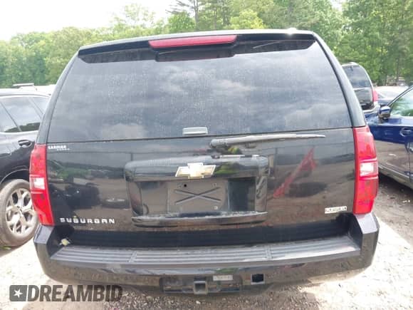 2010 Chevrolet Suburban LT z VIN 1GNUCJE06AR138587, wystawiony jako IAAI lot #42145484 z przebiegiem 283 318 mil mil oraz . Historia ofert i sprzedaży dostępna na DreamBid. Obrazek 15.