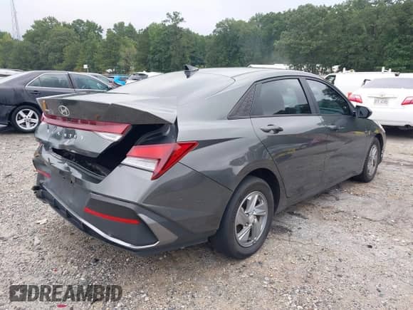 2024 Hyundai Elantra SE z VIN KMHLL4DG0RU722587, wystawiony jako IAAI lot #43050603 z przebiegiem 48 770 mil mil oraz . Historia ofert i sprzedaży dostępna na DreamBid. Obrazek 4.