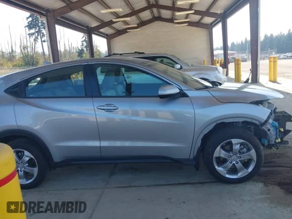 2021 Honda HR-V LX с VIN 3CZRU6H39MM718253, выставлен на аукционе IAAI как лот 43128996 с пробегом 17 053 миль миль и . История ставок и продаж доступна на DreamBid. Изображение 14.