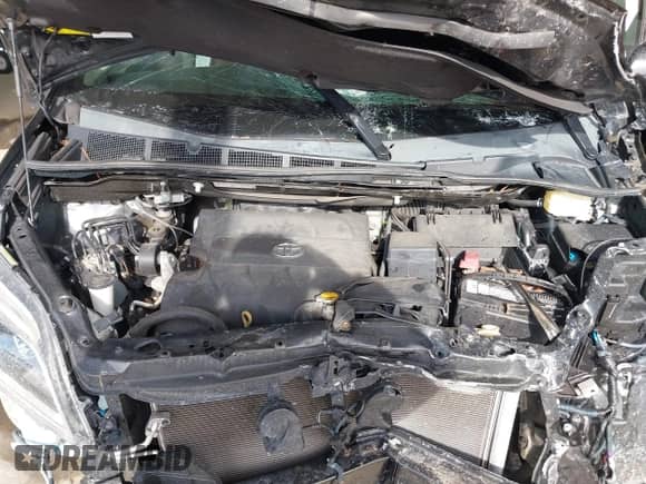 2015 Toyota Sienna Limited with VIN 5TDDK3DC6FS122871, listed as a IAAI auction lot 41396052 with 133,161 mi miles and . Bid and sale history available at DreamBid. Image 10.