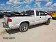 2001 Chevrolet S-10 LS Xtreme с VIN 1GCCS195818185316, выставлен на аукционе Copart как лот 81649825 с пробегом 219 570 миль миль и Списание • Salvage title. История ставок и продаж доступна на DreamBid. Изображение 3.