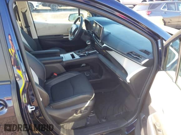 2025 Toyota Sienna Limited с VIN 5TDZSKFC1SS172228, выставлен на аукционе IAAI как лот 42951101 с пробегом 10 641 миль миль и . История ставок и продаж доступна на DreamBid. Изображение 5.