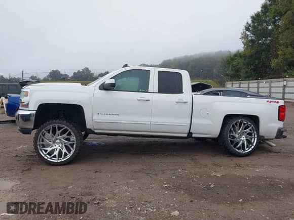 2019 Chevrolet Silverado 1500 LT z VIN 2GCVKPEC8K1193355, wystawiony jako IAAI lot #43286587 z przebiegiem 192 769 mil mil oraz . Historia ofert i sprzedaży dostępna na DreamBid. Obrazek 14.
