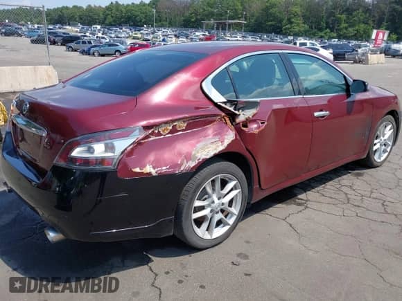 2013 Nissan Maxima SV z VIN 1N4AA5AP3DC834462, wystawiony jako IAAI lot #42783351 z przebiegiem 187 671 mil mil oraz . Historia ofert i sprzedaży dostępna na DreamBid. Obrazek 4.