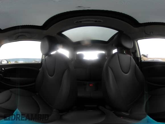 2013 MINI Hardtop z VIN WMWSU3C58DT547721, wystawiony jako IAAI lot #43348658 z przebiegiem 56 121 mil mil oraz . Historia ofert i sprzedaży dostępna na DreamBid. Obrazek 19.