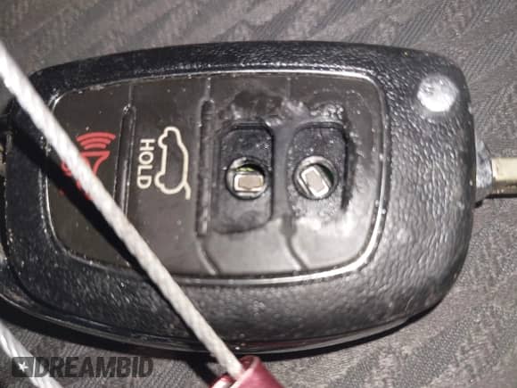 2014 Hyundai Santa Fe с VIN 5XYZT3LB3EG147329, выставлен на аукционе IAAI как лот 43179338 с пробегом 130 886 миль миль и . История ставок и продаж доступна на DreamBid. Изображение 11.