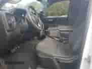 2021 Chevrolet Silverado 1500 Custom z VIN 1GCPWBEK4MZ248062, wystawiony jako Copart lot #86242255 z przebiegiem 124 564 mil mil oraz Czysty tytuł • Clean title. Historia ofert i sprzedaży dostępna na DreamBid. Obrazek 7.