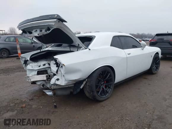 2018 Dodge Challenger R/T Scat Pack с VIN 2C3CDZFJ9JH251882, выставлен на аукционе IAAI как лот 41665702 с пробегом 37 309 миль миль и . История ставок и продаж доступна на DreamBid. Изображение 4.