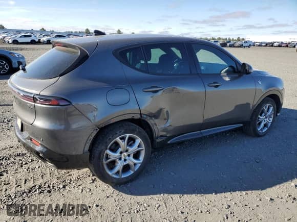 2024 Dodge Hornet R/T z VIN ZACPDFCW3R3A29285, wystawiony jako Copart lot #72081844 z przebiegiem 13 041 mil mil oraz Czysty tytuł • Clean title. Historia ofert i sprzedaży dostępna na DreamBid. Obrazek 3.