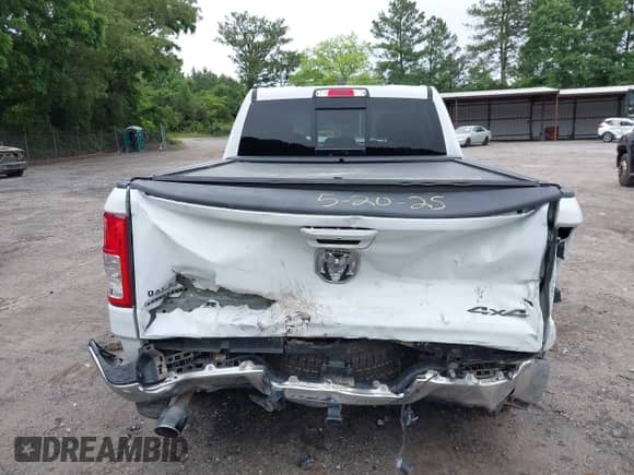 2022 Ram 1500 Big Horn with VIN 1C6SRFMT3NN351265, listed as a IAAI auction lot 42369730 with 31,702 mi miles and . Bid and sale history available at DreamBid. Image 17.
