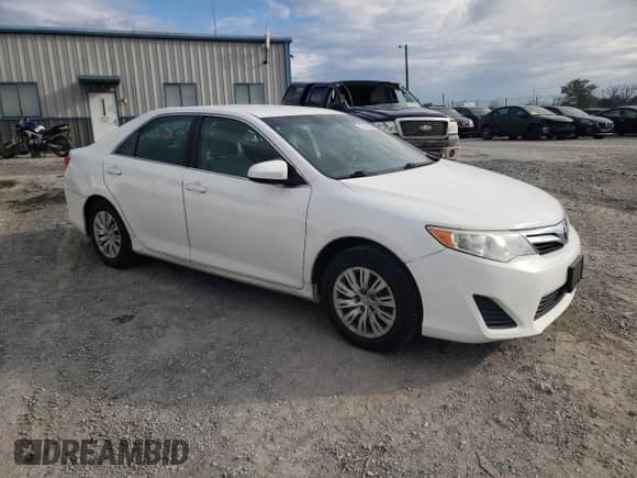 2014 Toyota Camry LE с VIN 4T4BF1FK4ER400120, выставлен на аукционе Copart как лот 82436625 с пробегом 73 368 миль миль и Списание • Salvage title. История ставок и продаж доступна на DreamBid. Изображение 4.