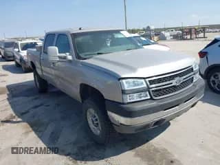 2005 Chevrolet Silverado 2500HD LS с VIN 1GCHC232X5F869342, выставлен на аукционе IAAI как лот 43523055 с пробегом 186 980 миль миль и . История ставок и продаж доступна на DreamBid. Изображение 1.
