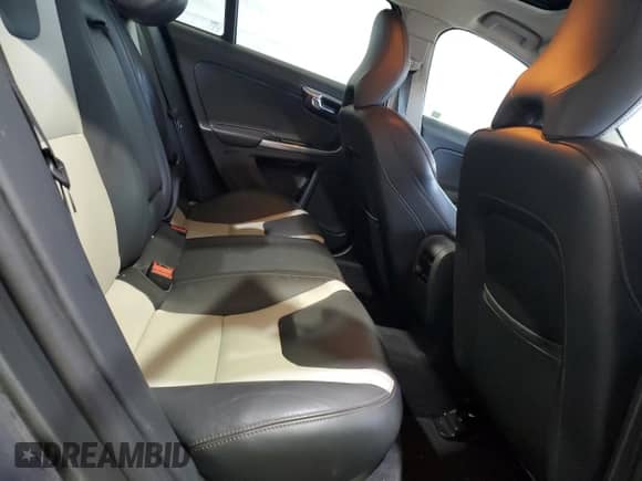 2016 Volvo S60 T5 Platinum с VIN YV4612UM8G2000243, выставлен на аукционе Copart как лот 69091645 с пробегом 107 533 миль миль и Списание • Salvage title. История ставок и продаж доступна на DreamBid. Изображение 10.