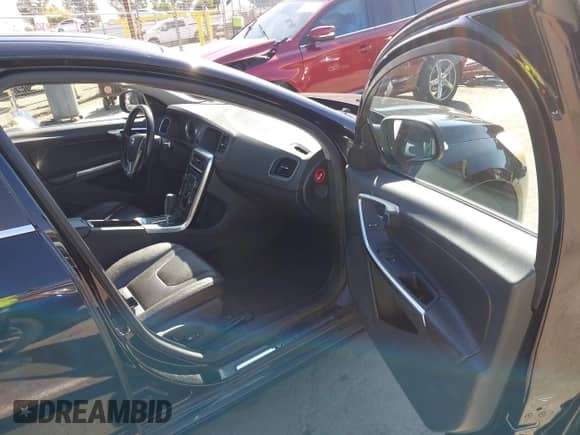 2012 Volvo S60 T5 с VIN YV1622FS6C2041857, выставлен на аукционе IAAI как лот 42861578 с пробегом 121 188 миль миль и . История ставок и продаж доступна на DreamBid. Изображение 5.