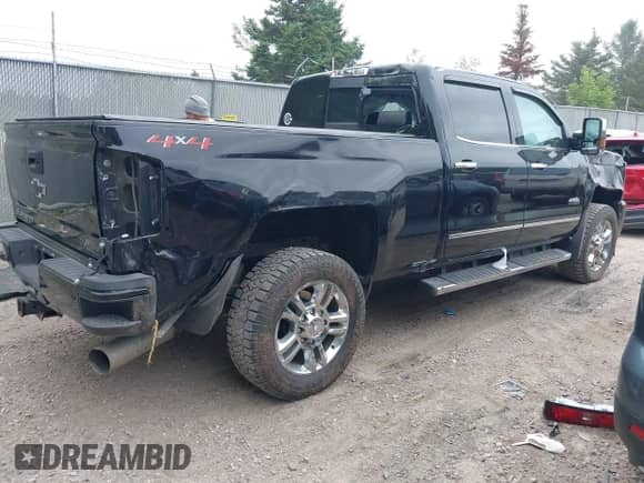 2018 Chevrolet Silverado 2500HD High Country с VIN 1GC1KXEY0JF116819, выставлен на аукционе IAAI как лот 42502418 с пробегом 113 411 миль миль и . История ставок и продаж доступна на DreamBid. Изображение 4.