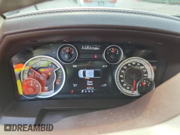 2016 Ram 1500 Laramie z VIN 1C6RR7NT5GS132458, wystawiony jako Copart lot #69504815 z przebiegiem 96 127 mil mil oraz Szkoda całkowita • Salvage title. Historia ofert i sprzedaży dostępna na DreamBid. Obrazek 9.