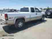 2000 Chevrolet Silverado 1500 LS z VIN 1GCEK19T4YE193674, wystawiony jako Copart lot #64790105 z przebiegiem 209 396 mil mil oraz Szkoda całkowita • Salvage title. Historia ofert i sprzedaży dostępna na DreamBid. Obrazek 3.