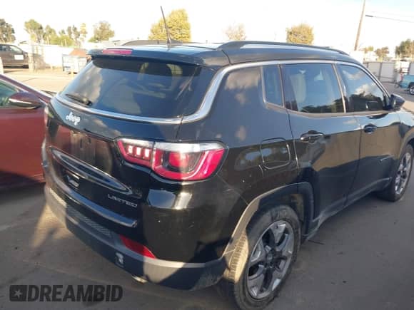 2020 Jeep Compass Limited z VIN 3C4NJCCB7LT191862, wystawiony jako IAAI lot #43369237 z przebiegiem 114 617 mil mil oraz . Historia ofert i sprzedaży dostępna na DreamBid. Obrazek 4.