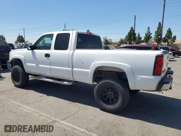2005 Chevrolet Silverado 1500 LS with VIN 1GCEK19B85E327539, listed as a Copart auction lot 71868145 with 238,597 mi miles and Clean title. Bid and sale history available at DreamBid. Image 2.