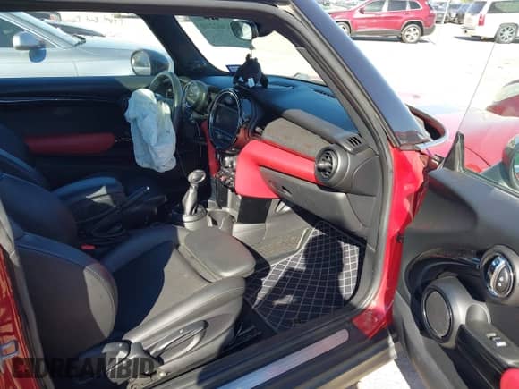 2014 MINI Hardtop with VIN WMWXM5C57ET730255, listed as a IAAI auction lot 43502210 with Not provided miles and . Bid and sale history available at DreamBid. Image 5.