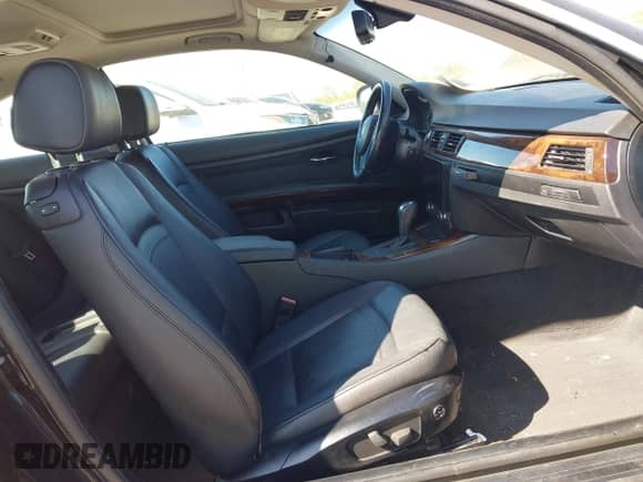 2011 BMW 3 Series 328i xDrive с VIN WBAKF5C50BE656391, выставлен на аукционе IAAI как лот 43355526 с пробегом 156 686 миль миль и . История ставок и продаж доступна на DreamBid. Изображение 5.