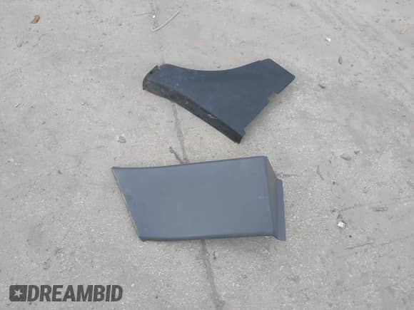 1999 Ford Econoline Cargo with VIN 1FTRE14W0XHB13200, listed as a IAAI auction lot 43476403 with 231,941 mi miles and . Bid and sale history available at DreamBid. Image 12.