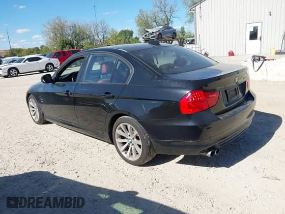 2009 BMW 3 Series 328i xDrive с VIN WBAPK73579A450824, выставлен на аукционе IAAI как лот 43447374 с пробегом 180 988 миль миль и . История ставок и продаж доступна на DreamBid. Изображение 3.
