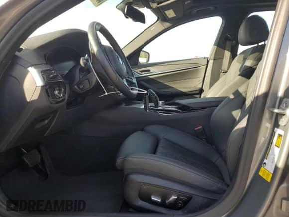 2023 BMW 5 Series 530i with VIN WBA53BH04PCN04134, listed as a Copart auction lot 85890585 with 16,079 mi miles and Clean title. Bid and sale history available at DreamBid. Image 7.