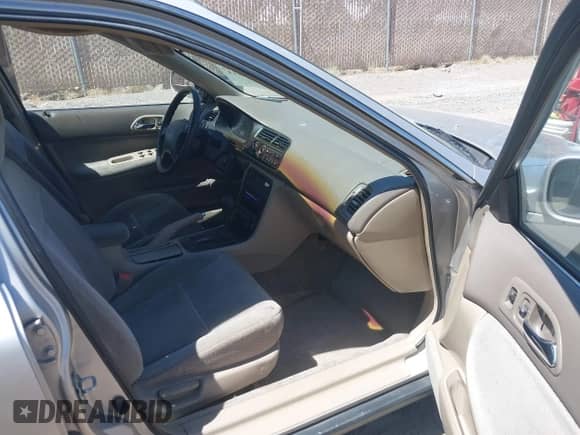 1996 Honda Accord LX z VIN 1HGCD563XTA192561, wystawiony jako IAAI lot #42915033 z przebiegiem 184 789 mil mil oraz . Historia ofert i sprzedaży dostępna na DreamBid. Obrazek 5.