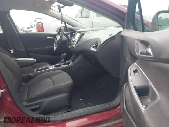 2016 Chevrolet Cruze LT z VIN 1G1BE5SM8G7244108, wystawiony jako IAAI lot #43344894 z przebiegiem 143 215 mil mil oraz . Historia ofert i sprzedaży dostępna na DreamBid. Obrazek 5.