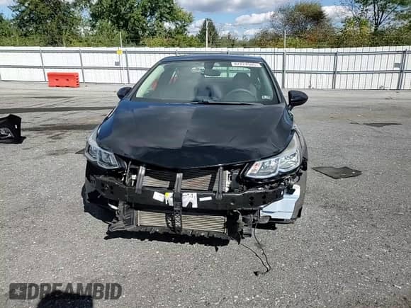 2017 Chevrolet Cruze LS z VIN 1G1BC5SM9H7214977, wystawiony jako Copart lot #82224505 z przebiegiem 80 992 mil mil oraz Szkoda całkowita • Salvage title. Historia ofert i sprzedaży dostępna na DreamBid. Obrazek 14.