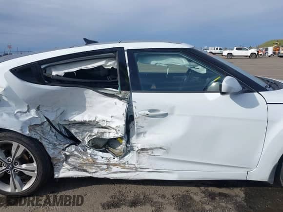 2017 Hyundai Veloster with VIN KMHTC6ADXHU318331, listed as a IAAI auction lot 41588356 with 48,282 mi miles and . Bid and sale history available at DreamBid. Image 14.