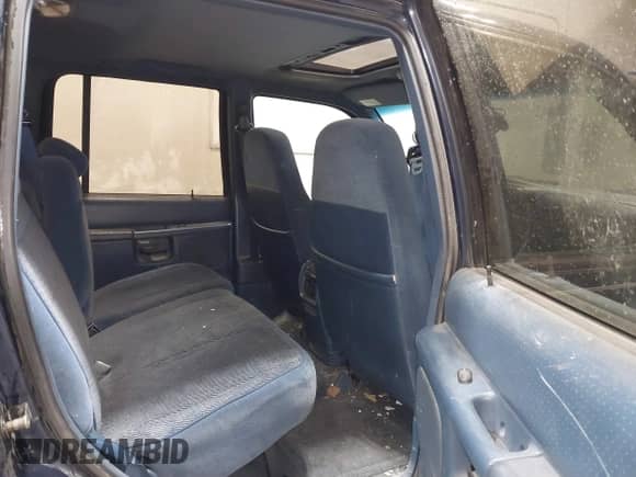 1997 Ford Explorer XLT с VIN 1FMDU35P6VUA33724, выставлен на аукционе IAAI как лот 41843164 с пробегом 226 234 миль миль и . История ставок и продаж доступна на DreamBid. Изображение 8.