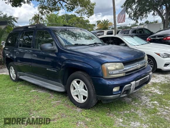 2003 Chevrolet TrailBlazer EXT LT z VIN 1GNET16S136172543, wystawiony jako Copart lot #65746185 z przebiegiem 193 815 mil mil oraz Czysty tytuł • Clean title. Historia ofert i sprzedaży dostępna na DreamBid. Obrazek 1.