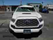 2020 Toyota Tacoma SR5 с VIN 3TMBZ5DN2LM026277, выставлен на аукционе Copart как лот 69490725 с пробегом 52 492 миль миль и Списание • Salvage title. История ставок и продаж доступна на DreamBid. Изображение 5.