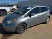 2014 Nissan Note SV z VIN 3N1CE2CP2EL379602, wystawiony jako IAAI lot #43354025 z przebiegiem 101 361 mil mil oraz . Historia ofert i sprzedaży dostępna na DreamBid. Obrazek 2.