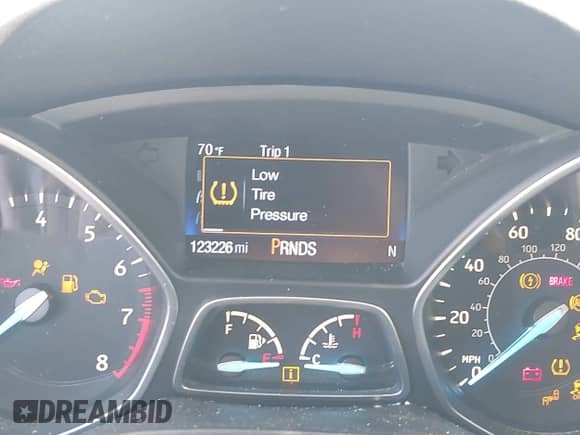 2017 Ford Escape SE с VIN 1FMCU9GD3HUA51913, выставлен на аукционе IAAI как лот 43200596 с пробегом 123 226 миль миль и . История ставок и продаж доступна на DreamBid. Изображение 16.