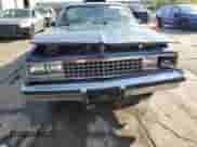 1984 Chevrolet El Camino z VIN 1GCCW80H1ER215342, wystawiony jako Copart lot #83956964 z przebiegiem 14 096 mil mil oraz Szkoda całkowita • Salvage title. Historia ofert i sprzedaży dostępna na DreamBid. Obrazek 5.