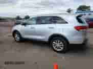 2016 Kia Sorento LX с VIN 5XYPG4A36GG003077, выставлен на аукционе Copart как лот 81327185 с пробегом 128 216 миль миль и На запчасти • Non repairable. История ставок и продаж доступна на DreamBid. Изображение 2.