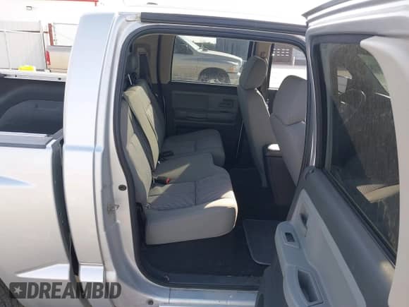 2008 Dodge Dakota SLT with VIN 1D7HW48N08S626761, listed as a IAAI auction lot 41794557 with 104,195 mi miles and . Bid and sale history available at DreamBid. Image 8.