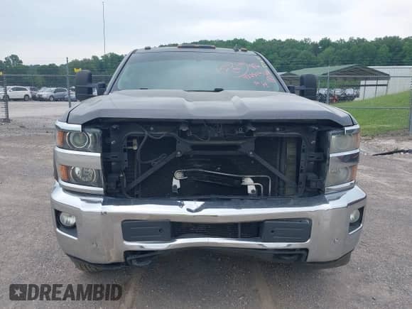 2015 Chevrolet Silverado 3500HD LTZ с VIN 1GC4K0C85FF127359, выставлен на аукционе IAAI как лот 42252408 с пробегом 273 905 миль миль и . История ставок и продаж доступна на DreamBid. Изображение 13.