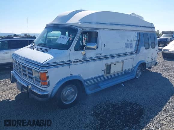 1992 Dodge RAM with VIN 2B6KB31Z8NK135268, listed as a IAAI auction lot 42871959 with 106,470 mi miles and . Bid and sale history available at DreamBid. Image 2.