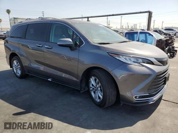 2024 Toyota Sienna Limited с VIN 5TDZRKEC7RS208401, выставлен на аукционе Copart как лот 57668615 с пробегом 9 206 миль миль и Списание • Salvage title. История ставок и продаж доступна на DreamBid. Изображение 4.