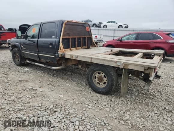 2003 Chevrolet Silverado 2500HD LS с VIN 1GCHK23183F208335, выставлен на аукционе Copart как лот 80215095 с пробегом 304 088 миль миль и Чистый • Clean title. История ставок и продаж доступна на DreamBid. Изображение 2.