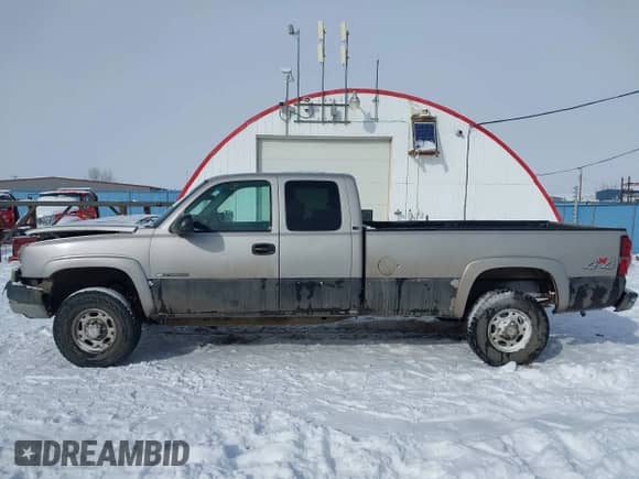 2004 Chevrolet Silverado 2500HD LS with VIN 1GCHK29U64E193942, listed as a IAAI auction lot 41511923 with 164,298 mi miles and . Bid and sale history available at DreamBid. Image 15.