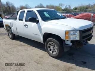 2013 Chevrolet Silverado 1500 Work Truck z VIN 1GCRKPEA8DZ338999, wystawiony jako IAAI lot #42104114 z przebiegiem 123 915 mil mil oraz . Historia ofert i sprzedaży dostępna na DreamBid. Obrazek 1.