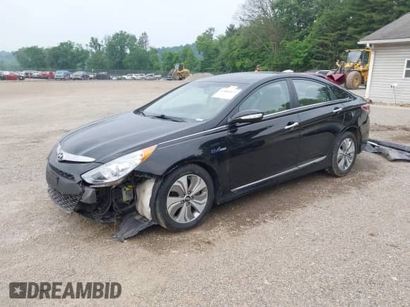 2013 Hyundai Sonata с VIN KMHEC4A48DA096252, выставлен на аукционе IAAI как лот 42485427 с пробегом 70 101 миль миль и . История ставок и продаж доступна на DreamBid. Изображение 2.