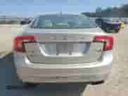 2018 Volvo S60 Inscription Platinum z VIN LYV402TM8JB157307, wystawiony jako Copart lot #81126285 z przebiegiem 95 220 mil mil oraz Szkoda całkowita • Salvage title. Historia ofert i sprzedaży dostępna na DreamBid. Obrazek 6.