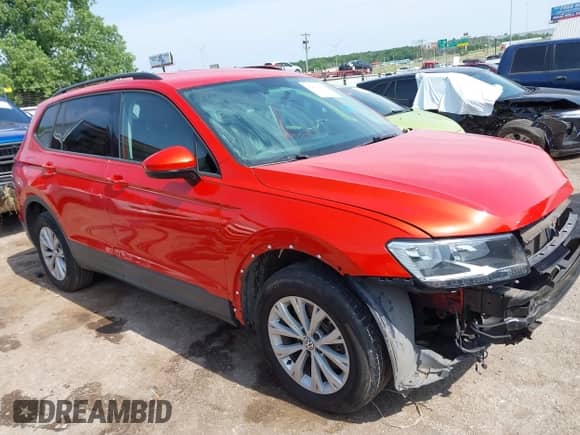 2018 Volkswagen Tiguan S с VIN 3VV1B7AX6JM091357, выставлен на аукционе IAAI как лот 42452269 с пробегом 88 775 миль миль и . История ставок и продаж доступна на DreamBid. Изображение 14.